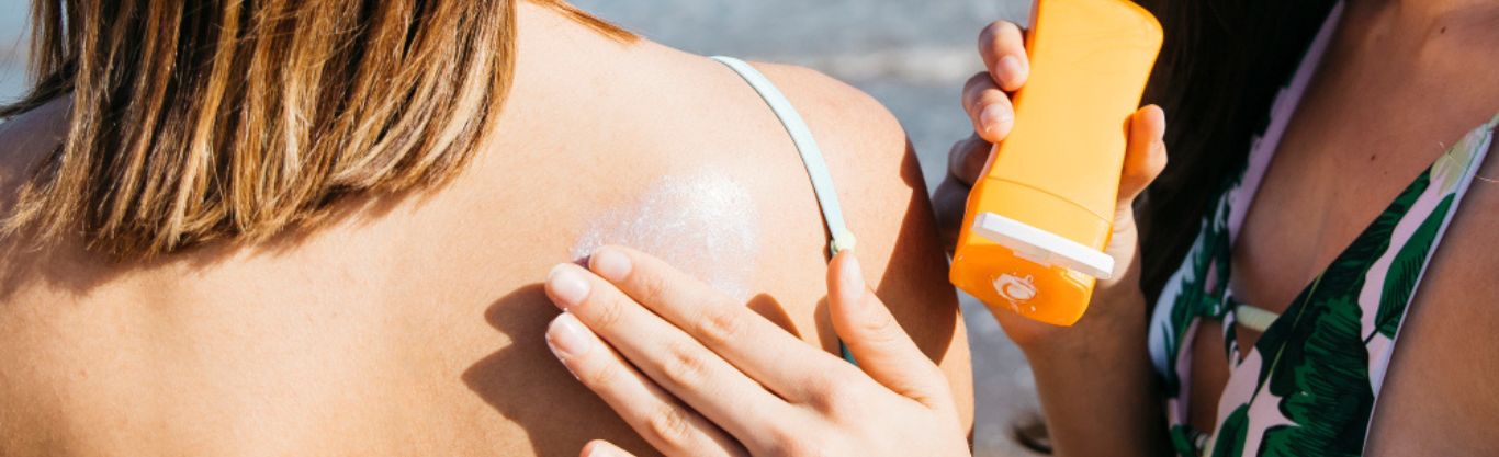 Proteggersi dal sole estivo: fondamentale per una pelle sana